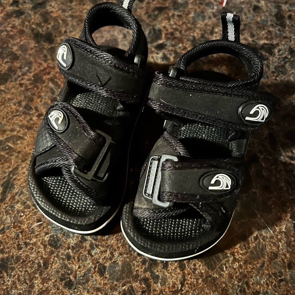 Kids size 7 Sandals